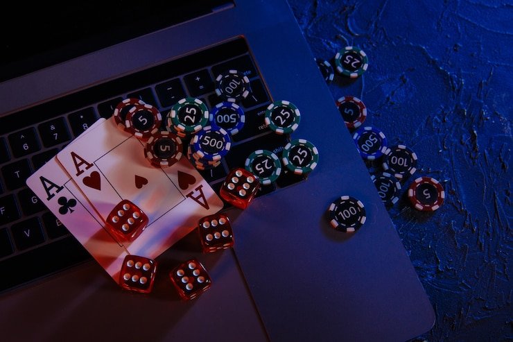 Grafik progres tier Bronze hingga Diamond dengan benefit cashback yang meningkat di platform rumah togel